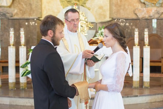 Fotografia ślubna Śląsk, śluby, artystyczna fotografia ślubna, ślub w kościele, suknia ślubna